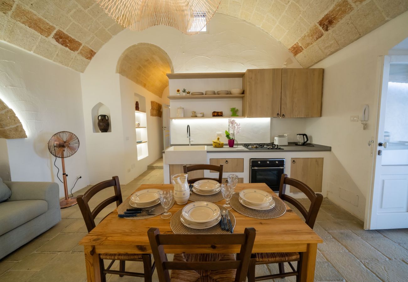 Villa in Leuca - Ein Juwel: Kleines, antikes Landhaus mit Pool
