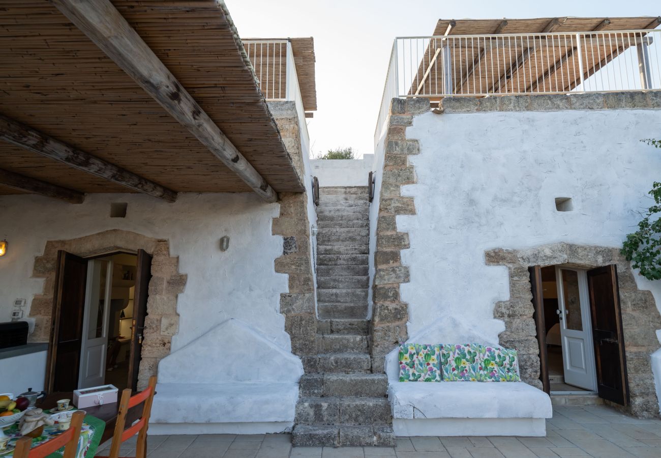 Villa in Leuca - Ein Juwel: Kleines, antikes Landhaus mit Pool