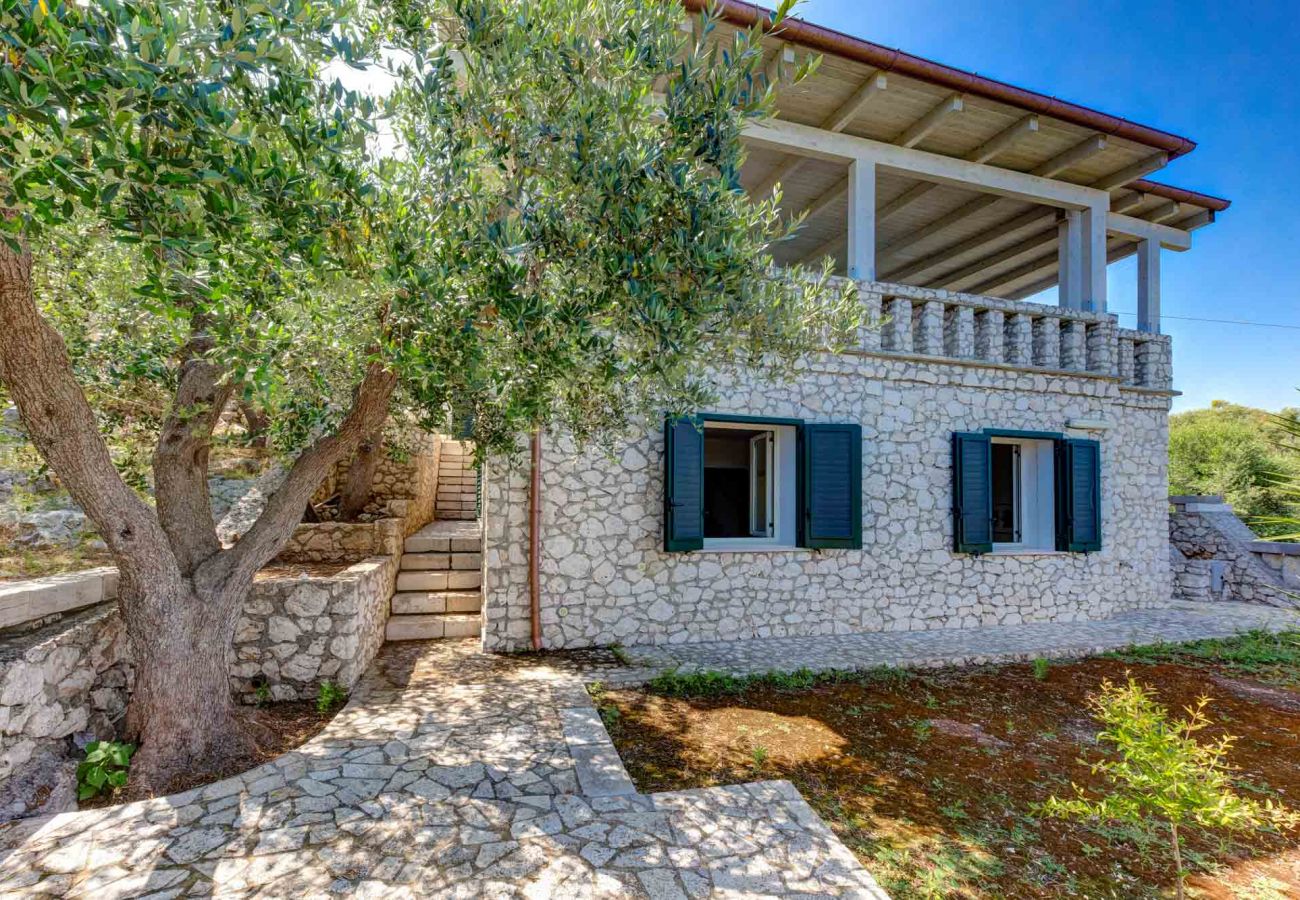 Villa in Andrano - Whole villa with 2 apartments and 180° sea view