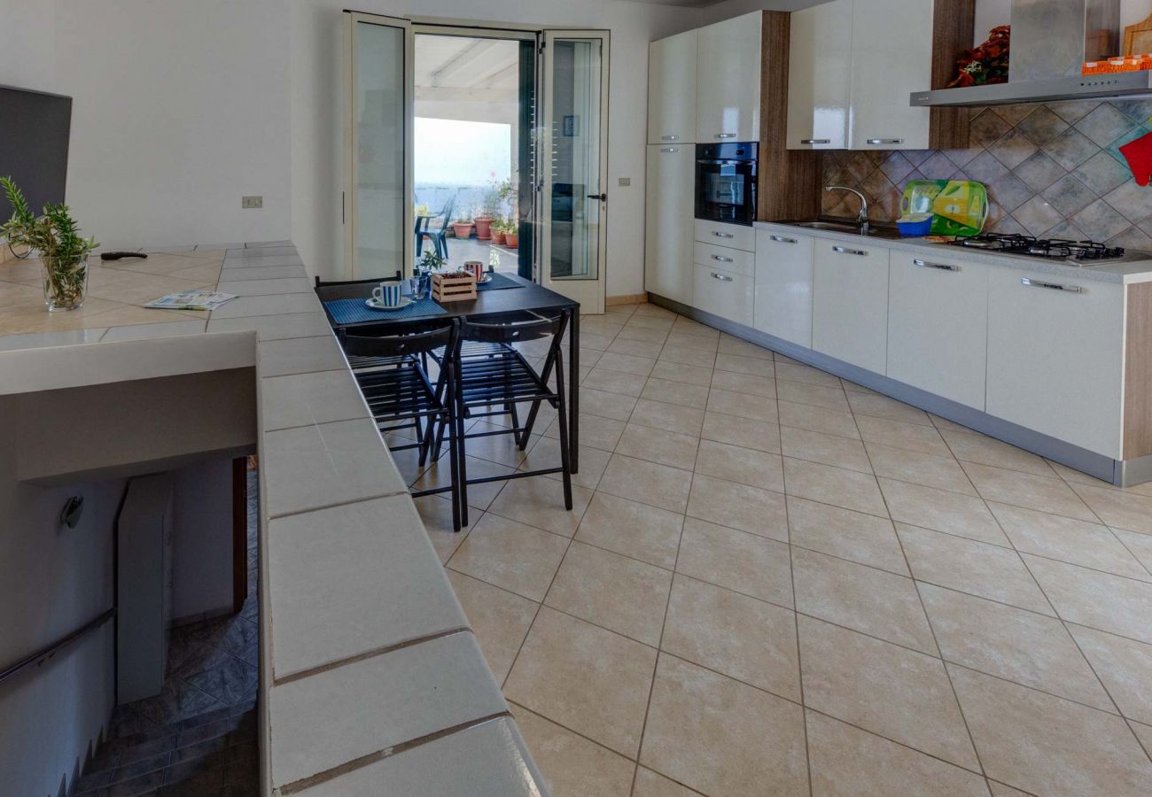 Villa in Andrano - Whole villa with 2 apartments and 180° sea view