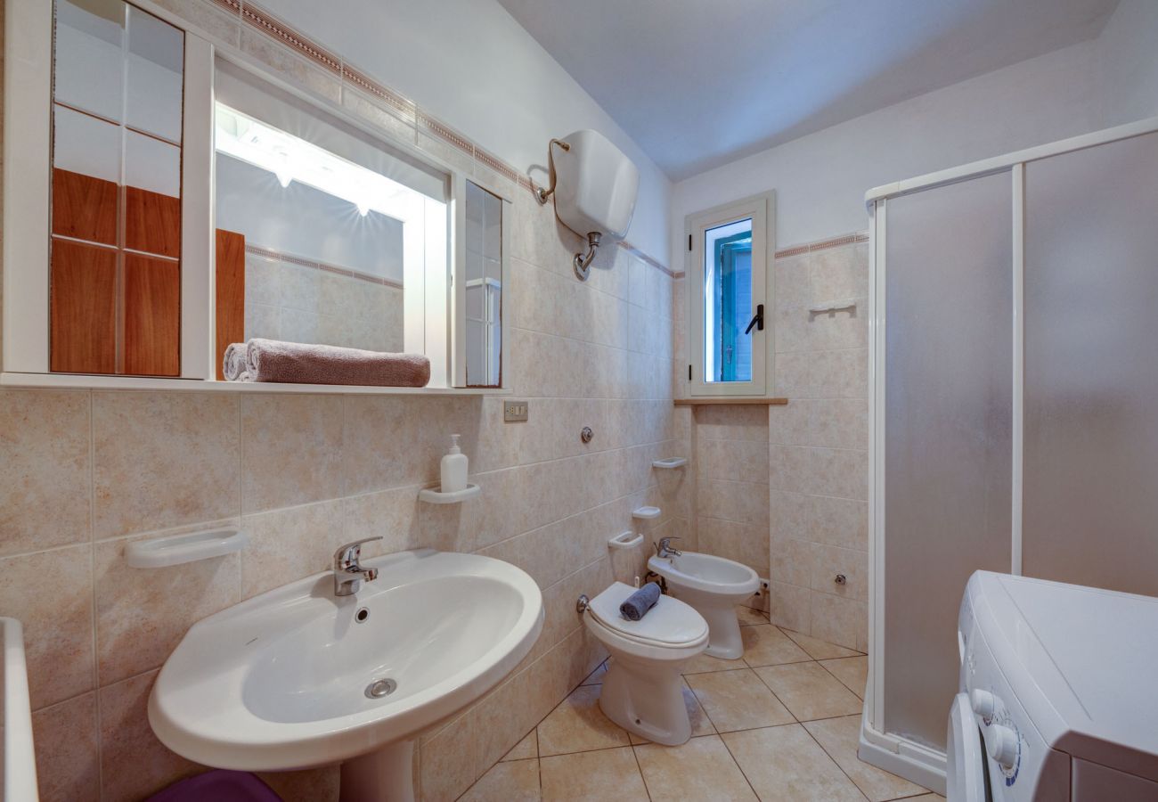 Villa in Andrano - Whole villa with 2 apartments and 180° sea view