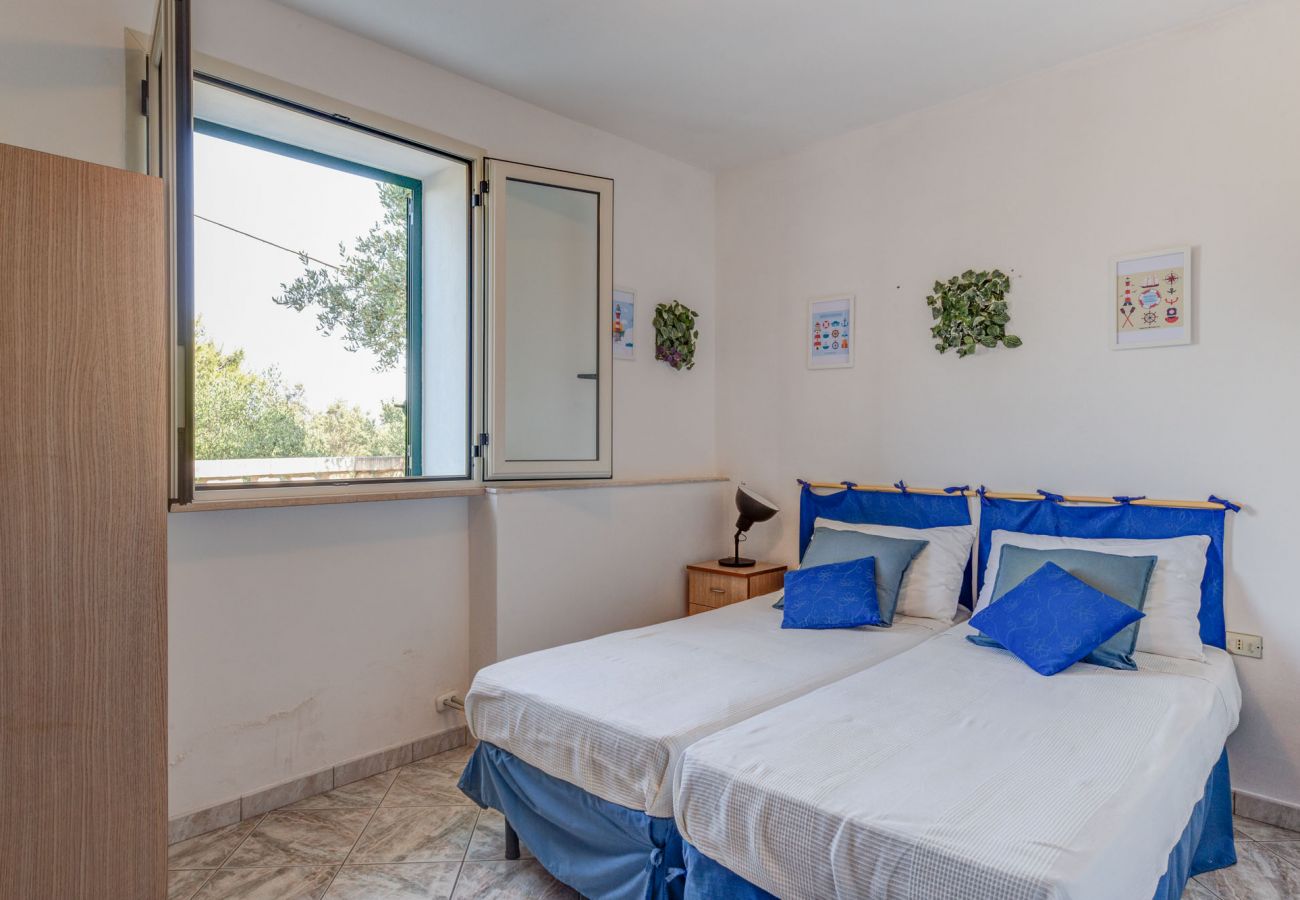 Villa in Andrano - Whole villa with 2 apartments and 180° sea view