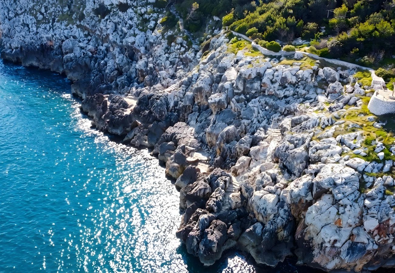 Trullo in Castro - Romantic trullo with sea access and stunning views (house G)