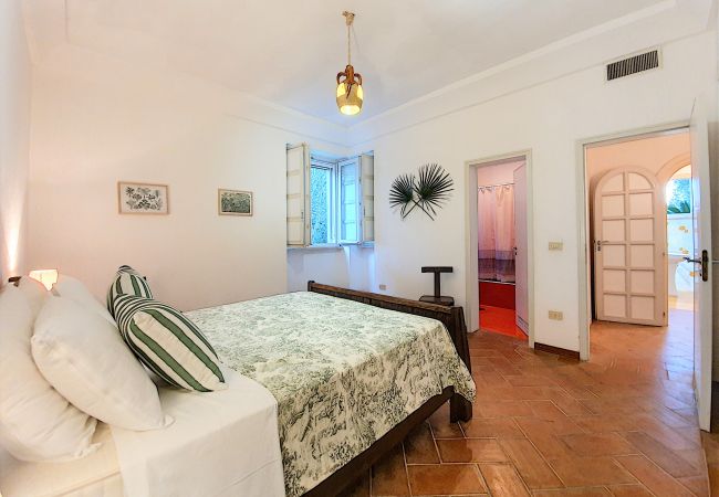 House in Castro - Large villa with sea access (house D) House in Castro - Large villa with sea access (house D)