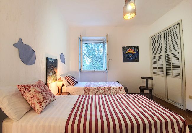 House in Castro - Large villa with sea access (house D) House in Castro - Large villa with sea access (house D)