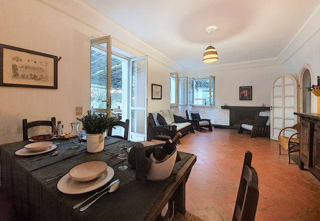 House in Castro - Large villa with sea access (house D) House in Castro - Large villa with sea access (house D)