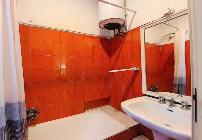 House in Castro - Large villa with sea access (house D) House in Castro - Large villa with sea access (house D)