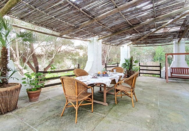 House in Castro - Large villa with sea access (house D) House in Castro - Large villa with sea access (house D)