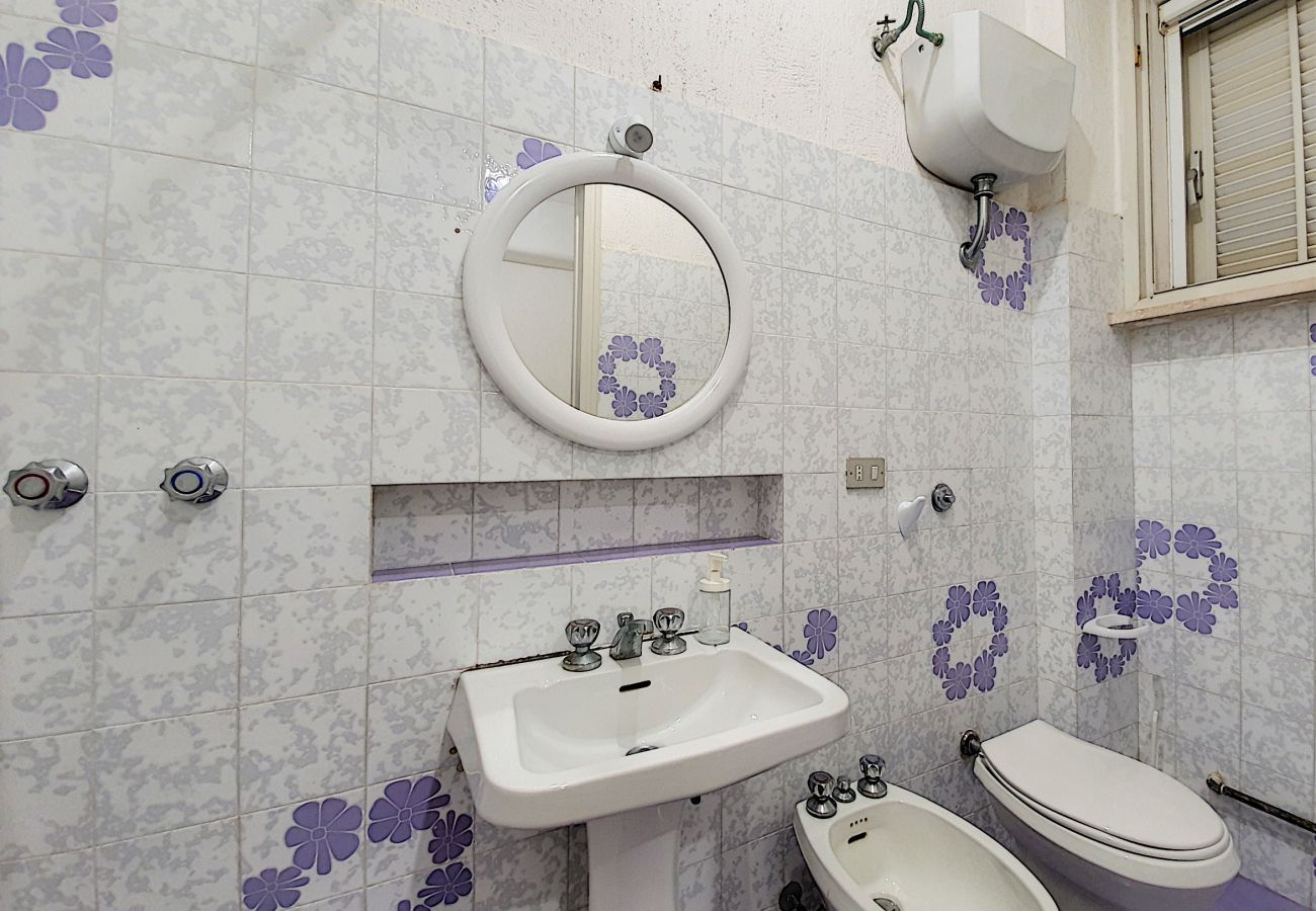 House in Castro - Large villa with sea access (house D)