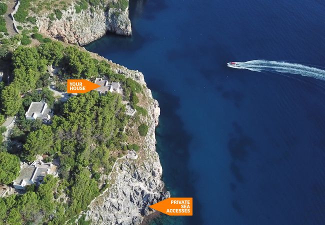 Villa in Castro - Breathtaking whirlpool villa&office w/ sea access Villa in Castro - Breathtaking whirlpool villa&office w/ sea access