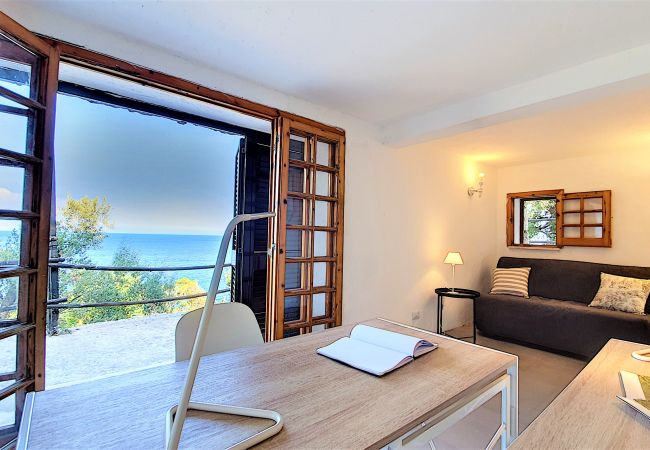 Villa in Castro - Breathtaking whirlpool villa&office w/ sea access Villa in Castro - Breathtaking whirlpool villa&office w/ sea access