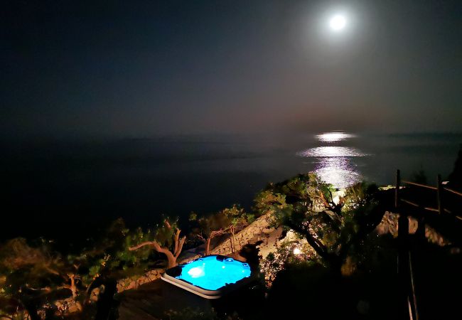 Villa in Castro - Breathtaking whirlpool villa&office w/ sea access Villa in Castro - Breathtaking whirlpool villa&office w/ sea access