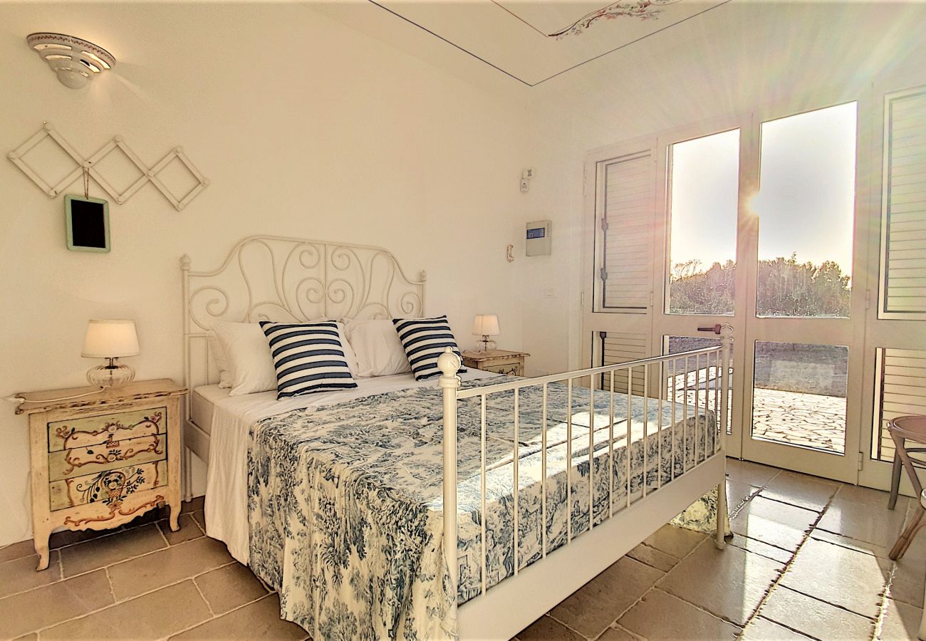 Villa in Torre Pali - Sea view pool villa w/ garden, 2km from sand