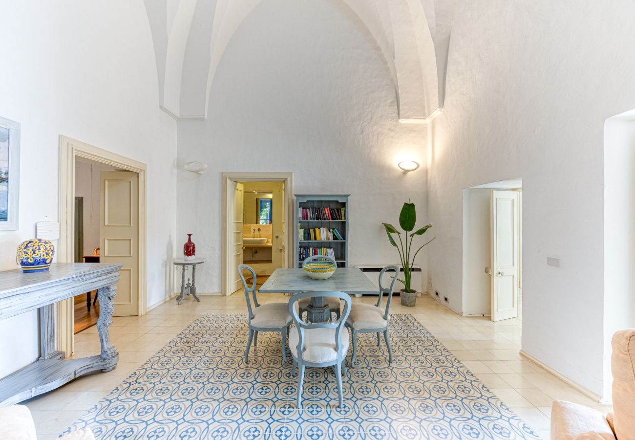 House in Patù - Historic house with pool and Mediterranean park (A)