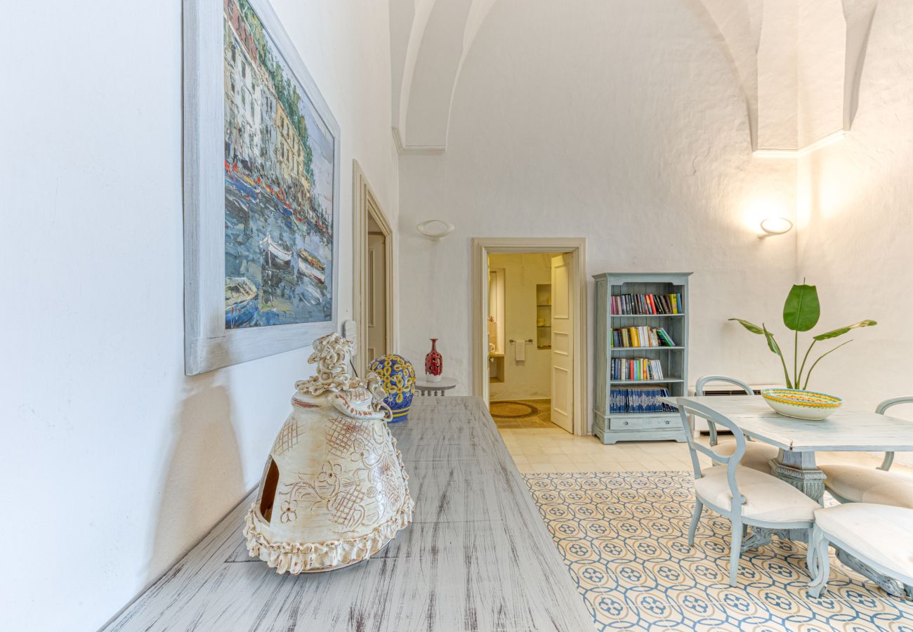 House in Patù - Historic house with pool and Mediterranean park (A)