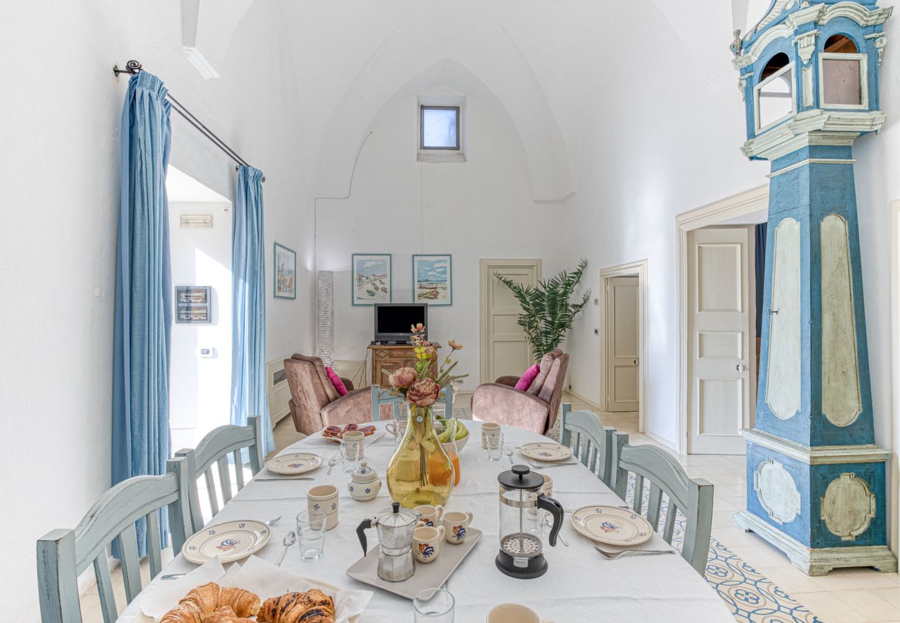 House in Patù - Historic house with pool and Mediterranean park (A)