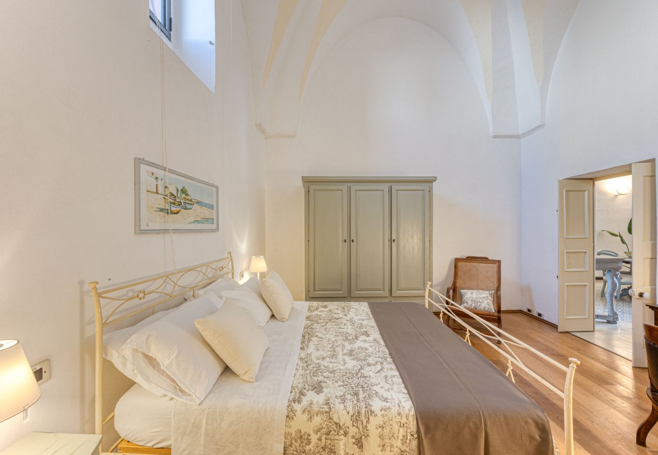 House in Patù - Historic house with pool and Mediterranean park (A)