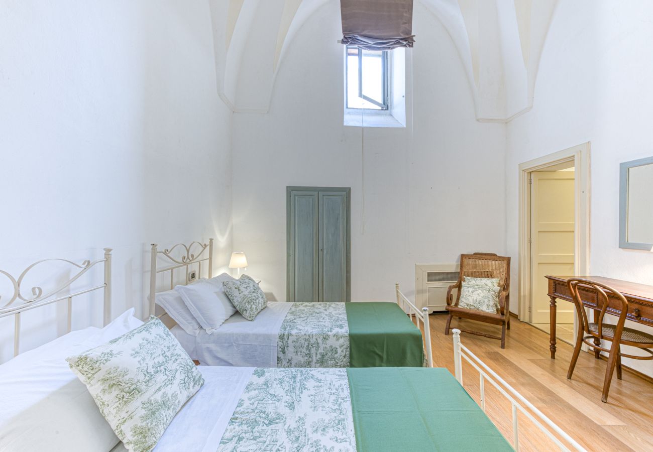 House in Patù - Historic house with pool and Mediterranean park (A)