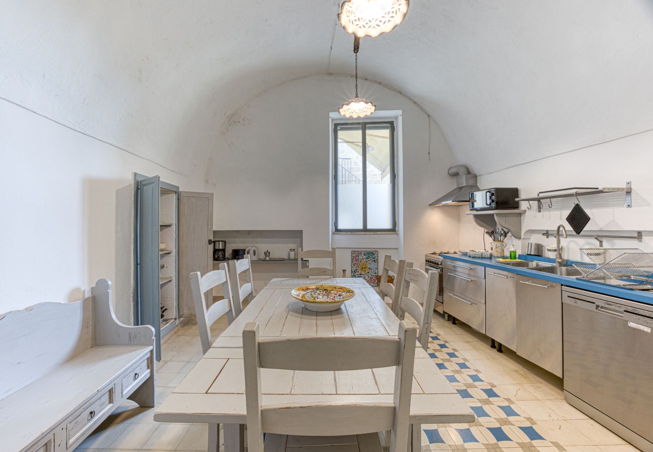 House in Patù - Historic house with pool and Mediterranean park (A)