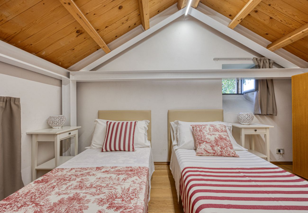 Villa in Patù - Charming residence with large pool and park
