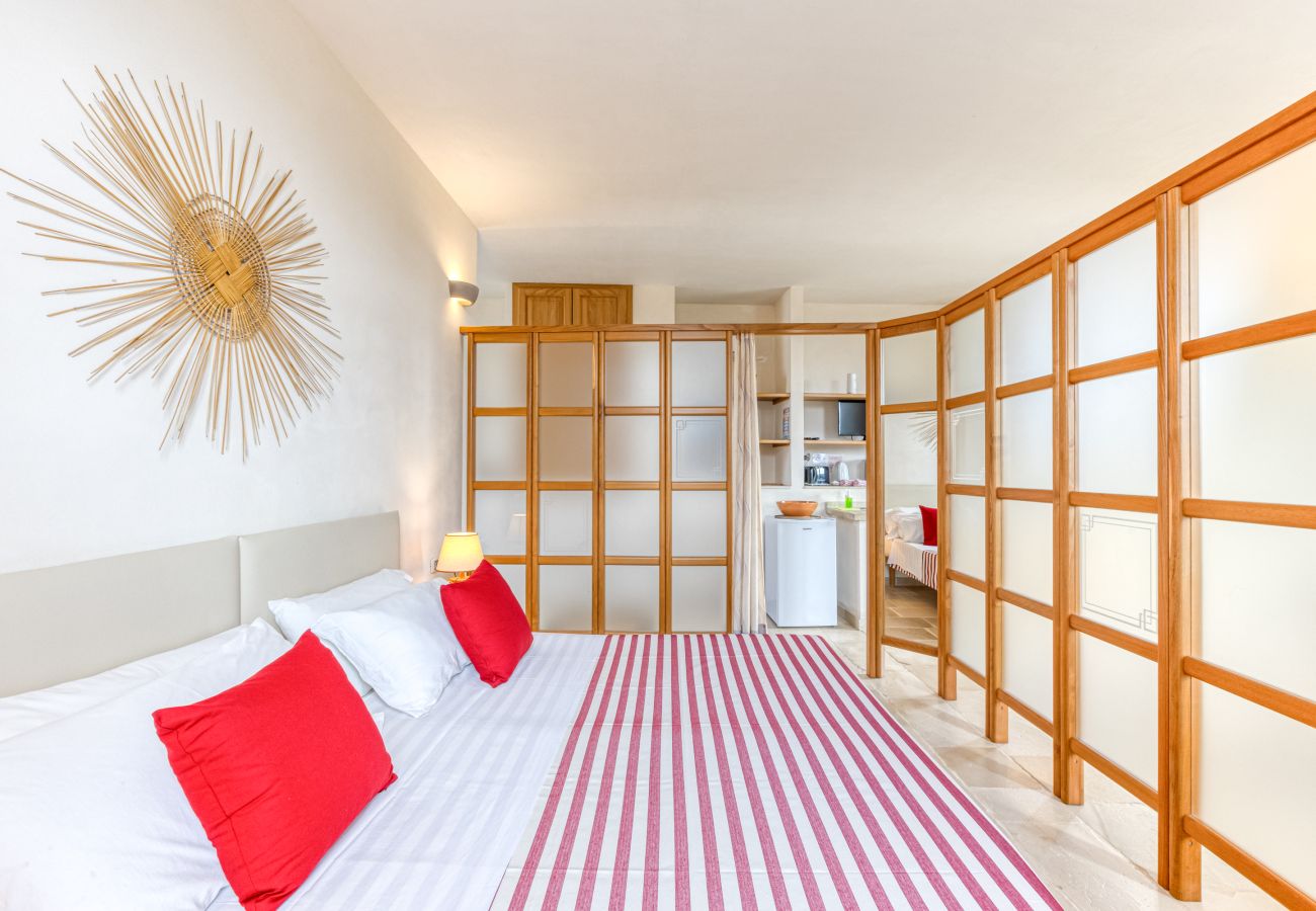 Villa in Patù - Charming residence with large pool and park