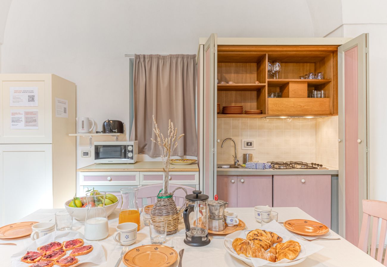 Villa in Patù - Charming residence with large pool and park