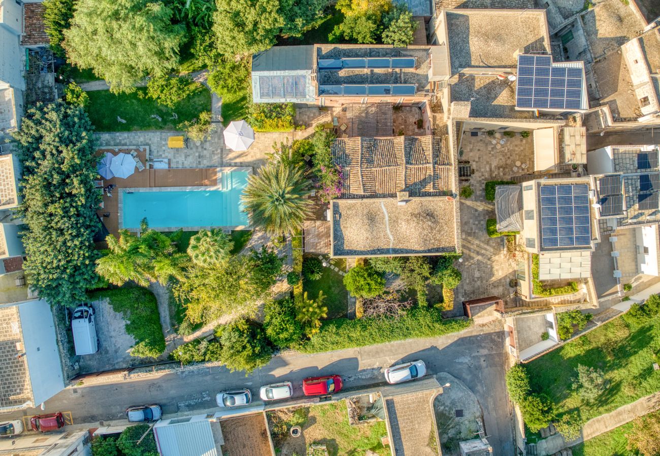 Villa in Patù - Charming residence with large pool and park