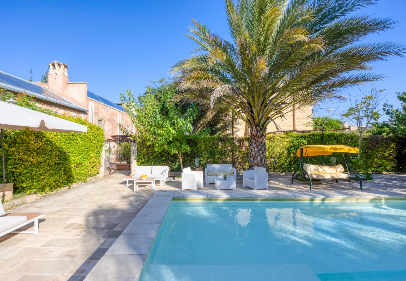 House in Patù - Pool house in the park, 7km from the sandy beaches (C)