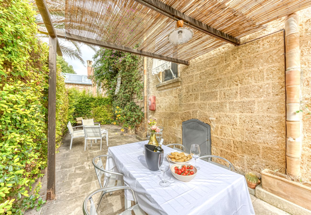 House in Patù - Pool house in the park, 7km from the sandy beaches (C)