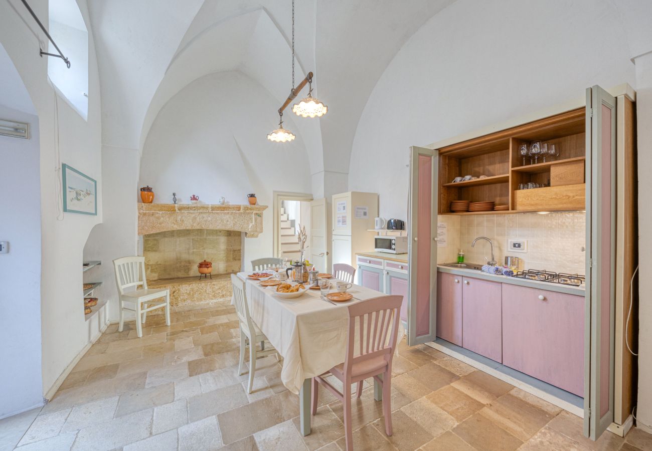 House in Patù - Cozy house with pool and park (B)