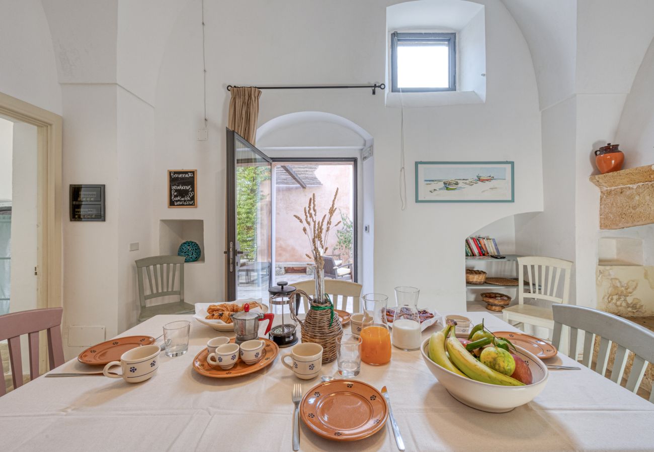 House in Patù - Cozy house with pool and park (B)