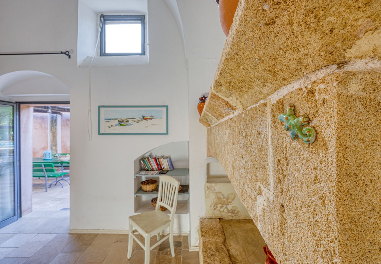 House in Patù - Cozy house with pool and park (B)