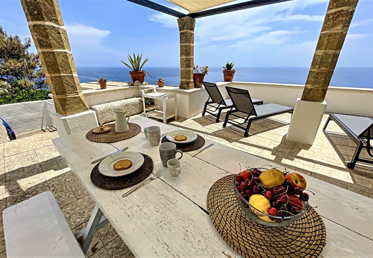 House in Gagliano del Capo - Stone house with outdoor jacuzzi on the cliffs (A)