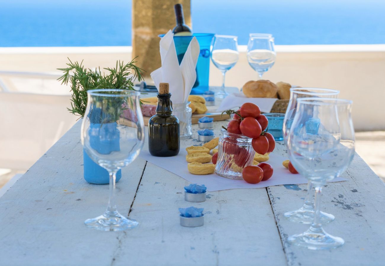Villa in Gagliano del Capo - Large villa with outdoor jacuzzi over the sea