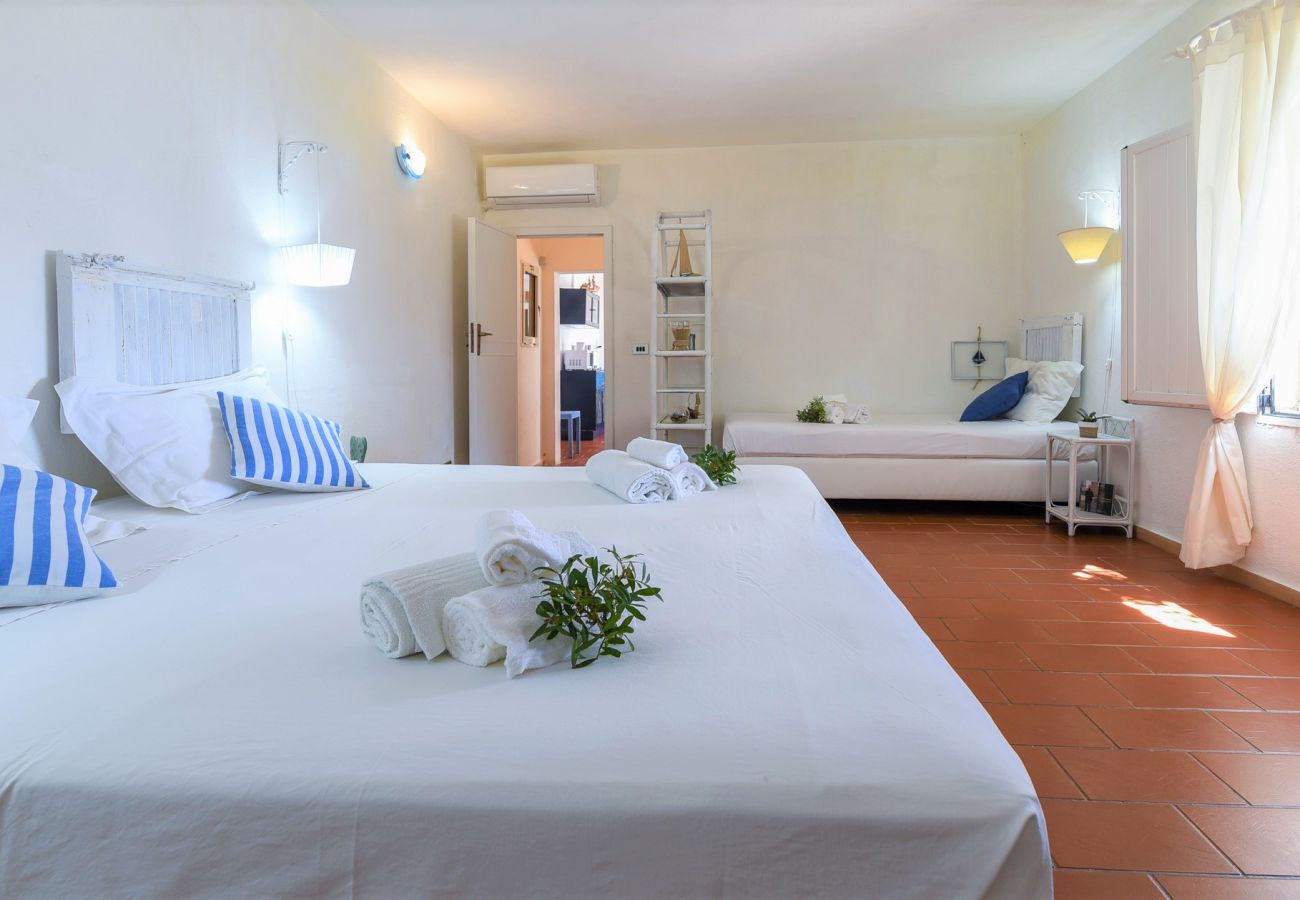 Villa in Gagliano del Capo - Large villa with outdoor jacuzzi over the sea