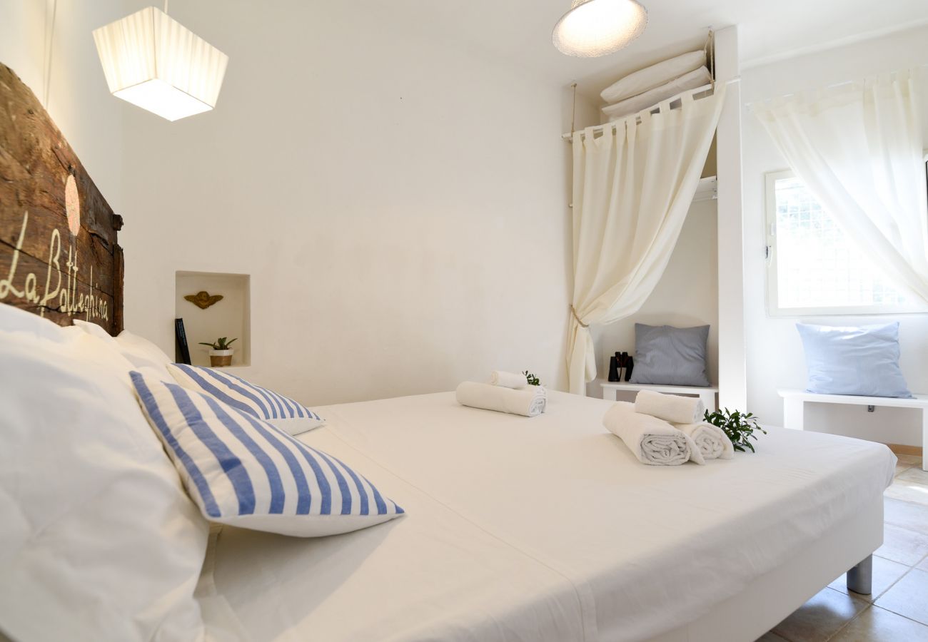 Villa in Gagliano del Capo - Large villa with outdoor jacuzzi over the sea