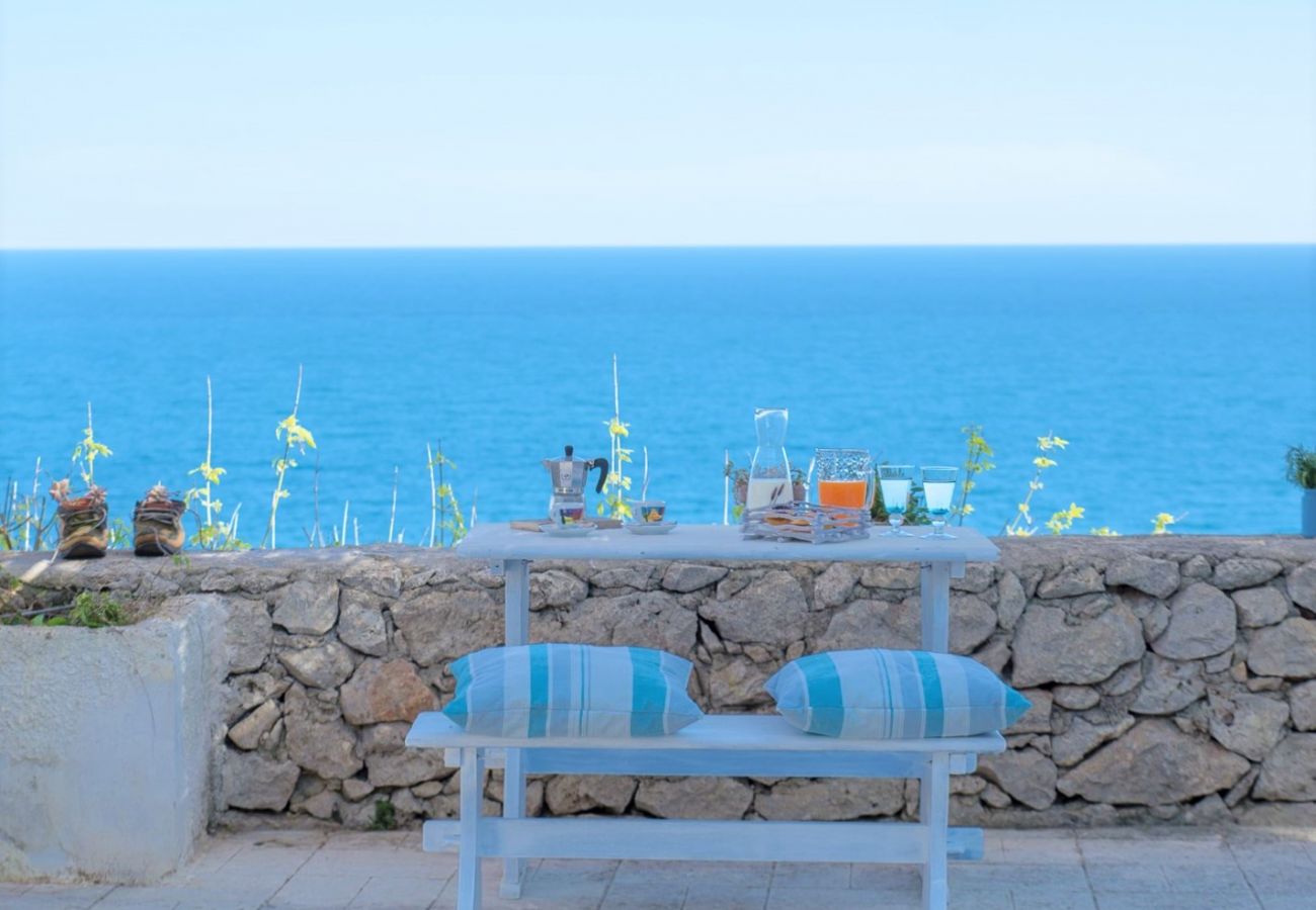 Villa in Gagliano del Capo - Large villa with outdoor jacuzzi over the sea