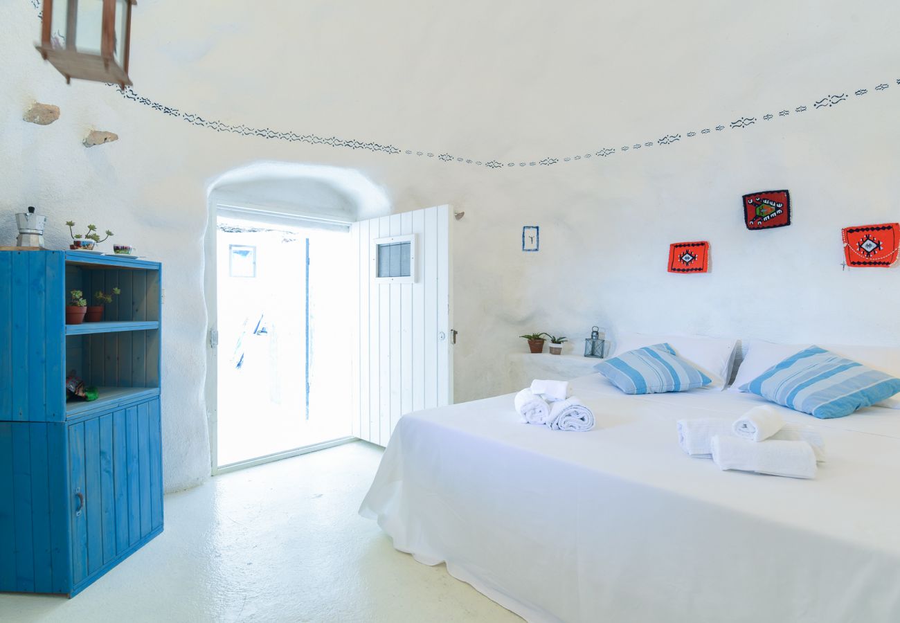 Villa in Gagliano del Capo - Large villa with outdoor jacuzzi over the sea