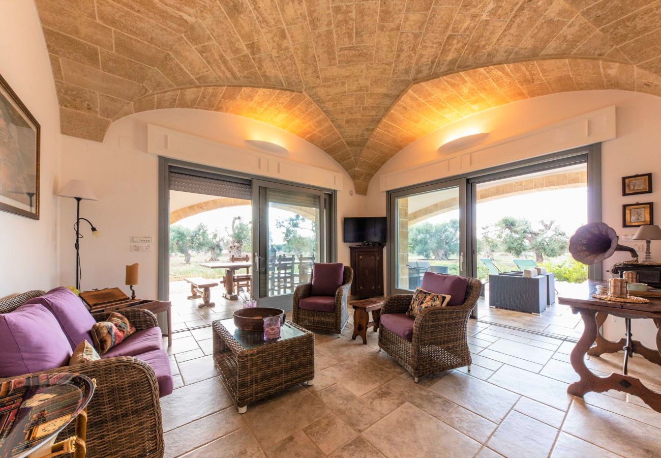 Villa in Patù - Superior villa with private pool, 2km from the sea