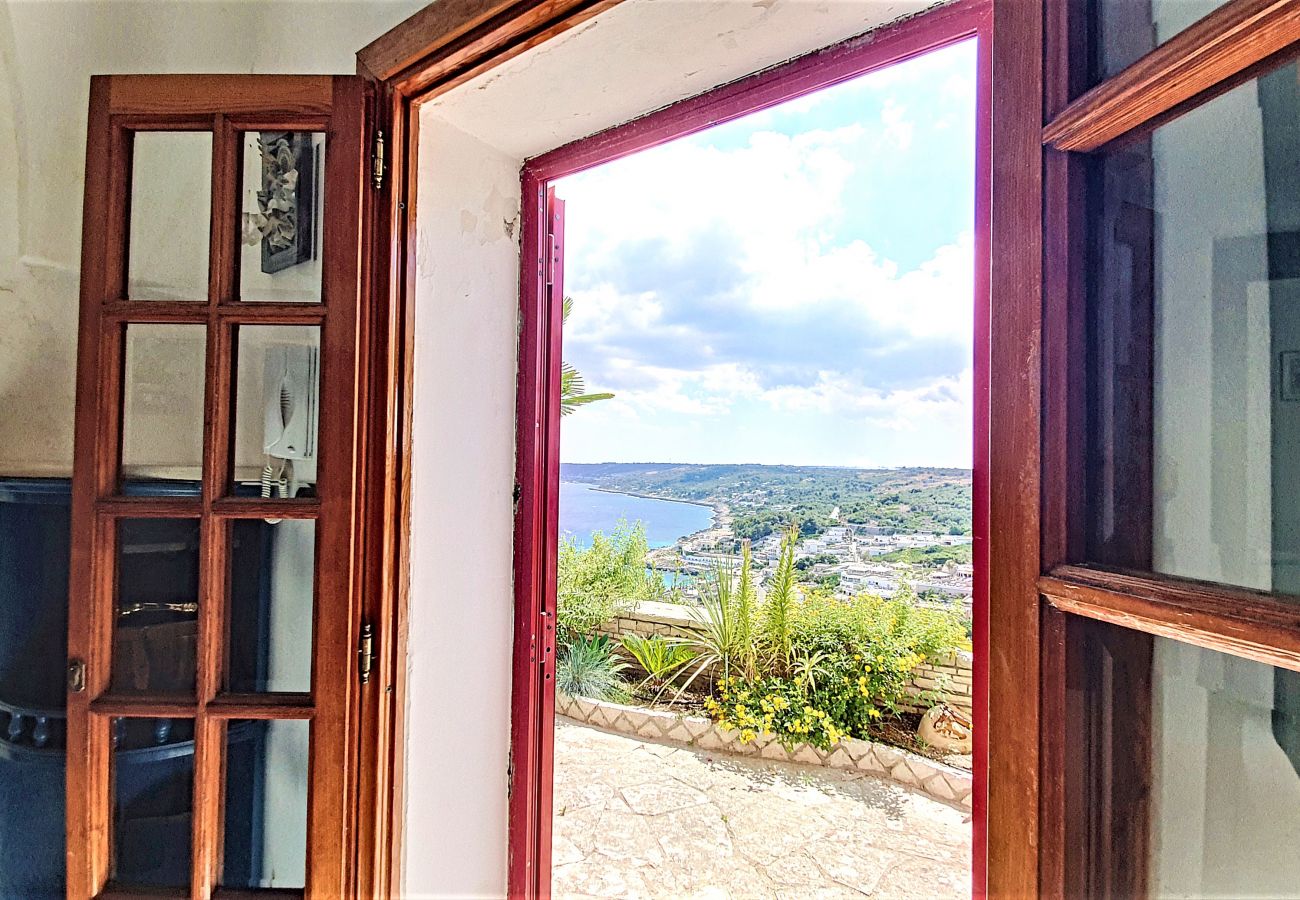 House in Castro - Outdoor jacuzzi in old town w/ fantastic sea view