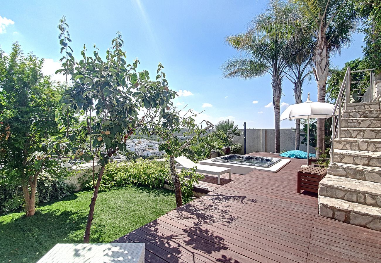 House in Castro - Outdoor jacuzzi in old town w/ fantastic sea view