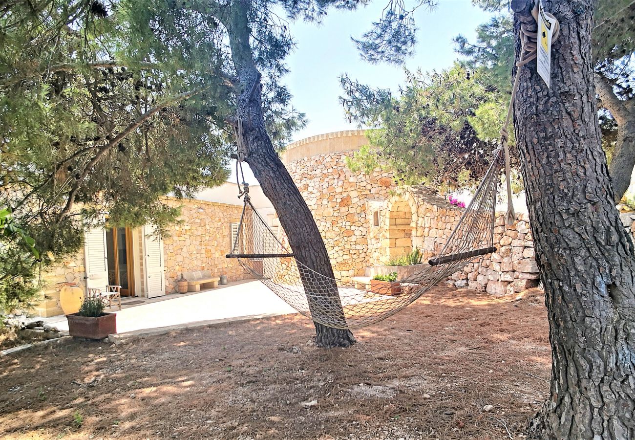 Villa in Leuca - Renovated estate w/ private pool 950m from the sea