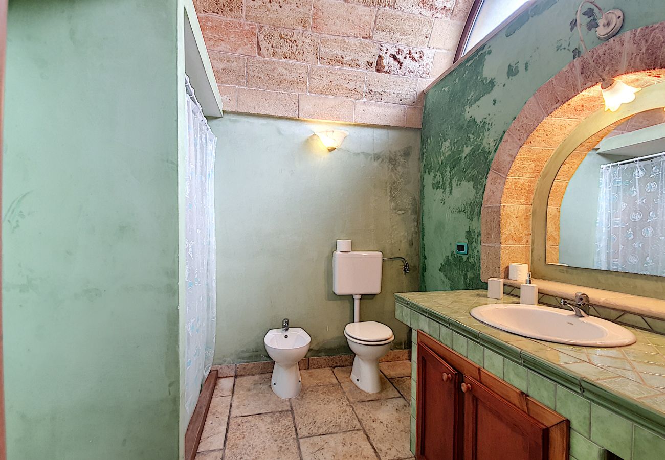 House in Torre Vado - 3-apt house with private pool, 250m from beach