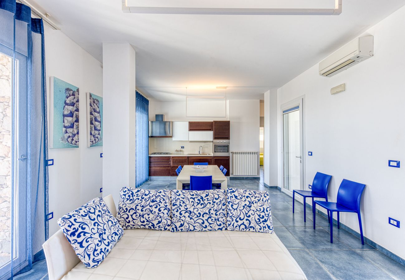 Villa in Torre Pali - Superb villa with pool and 180° sea view