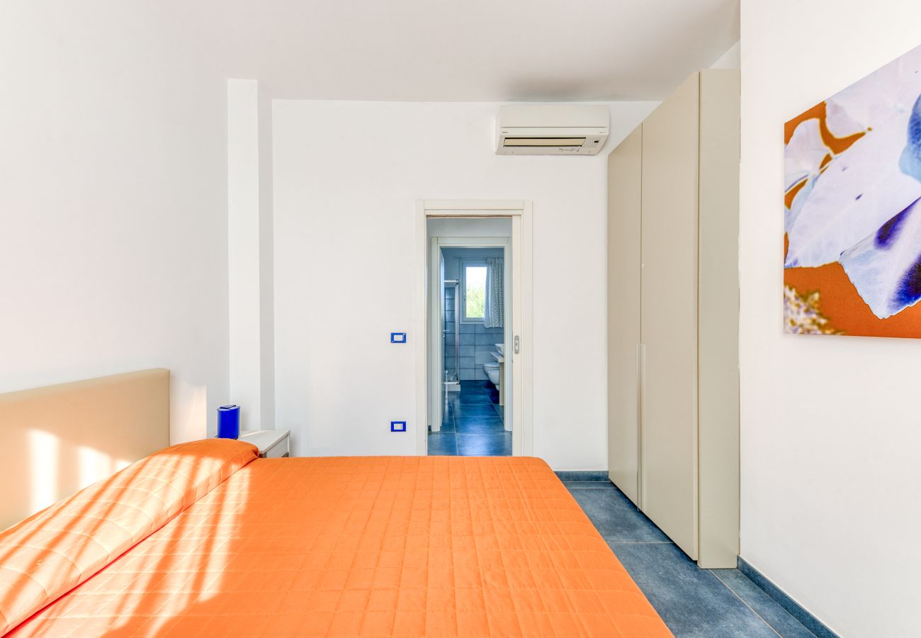 Villa in Torre Pali - Superb villa with pool and 180° sea view