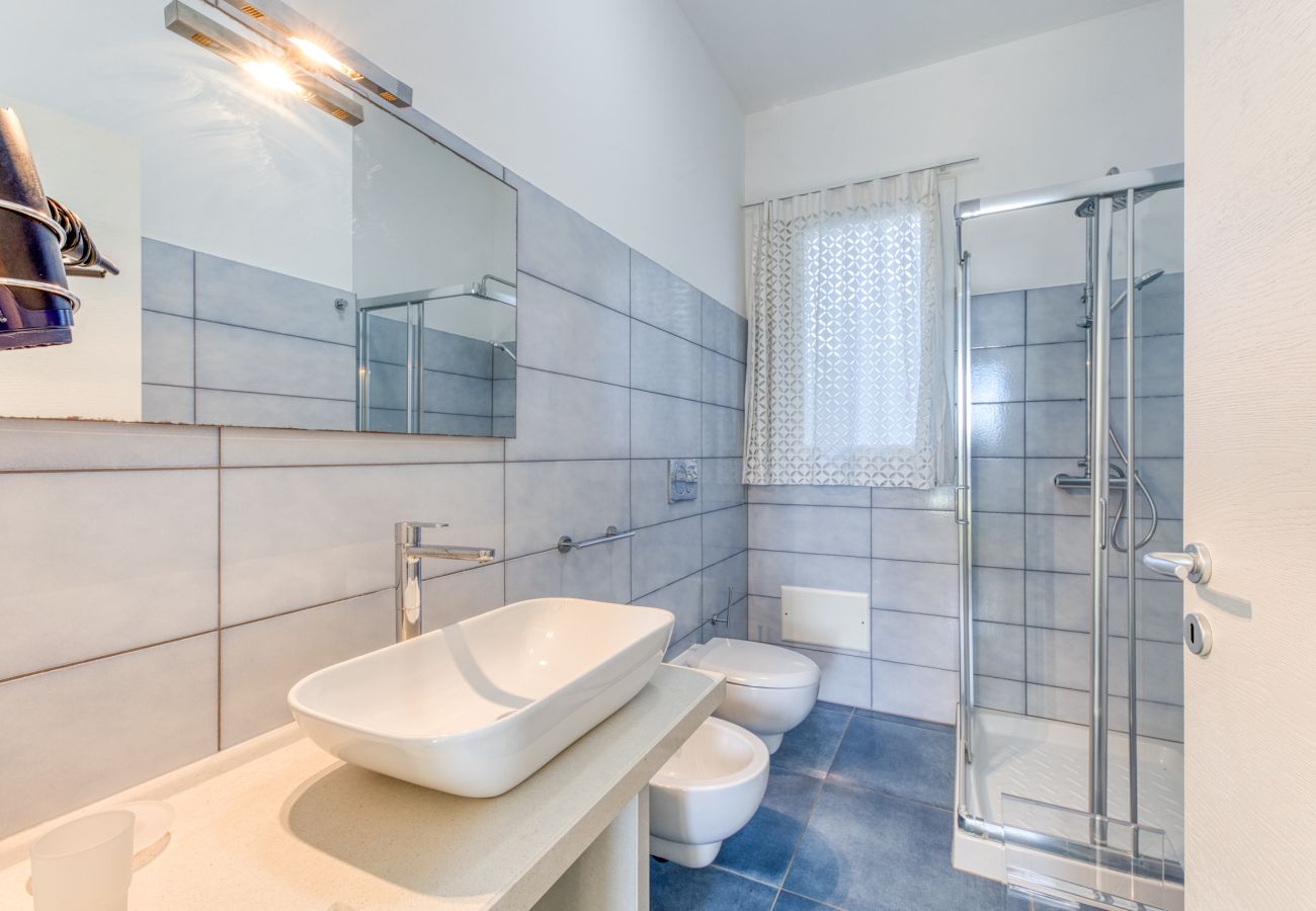 Villa in Torre Pali - Superb villa with pool and 180° sea view