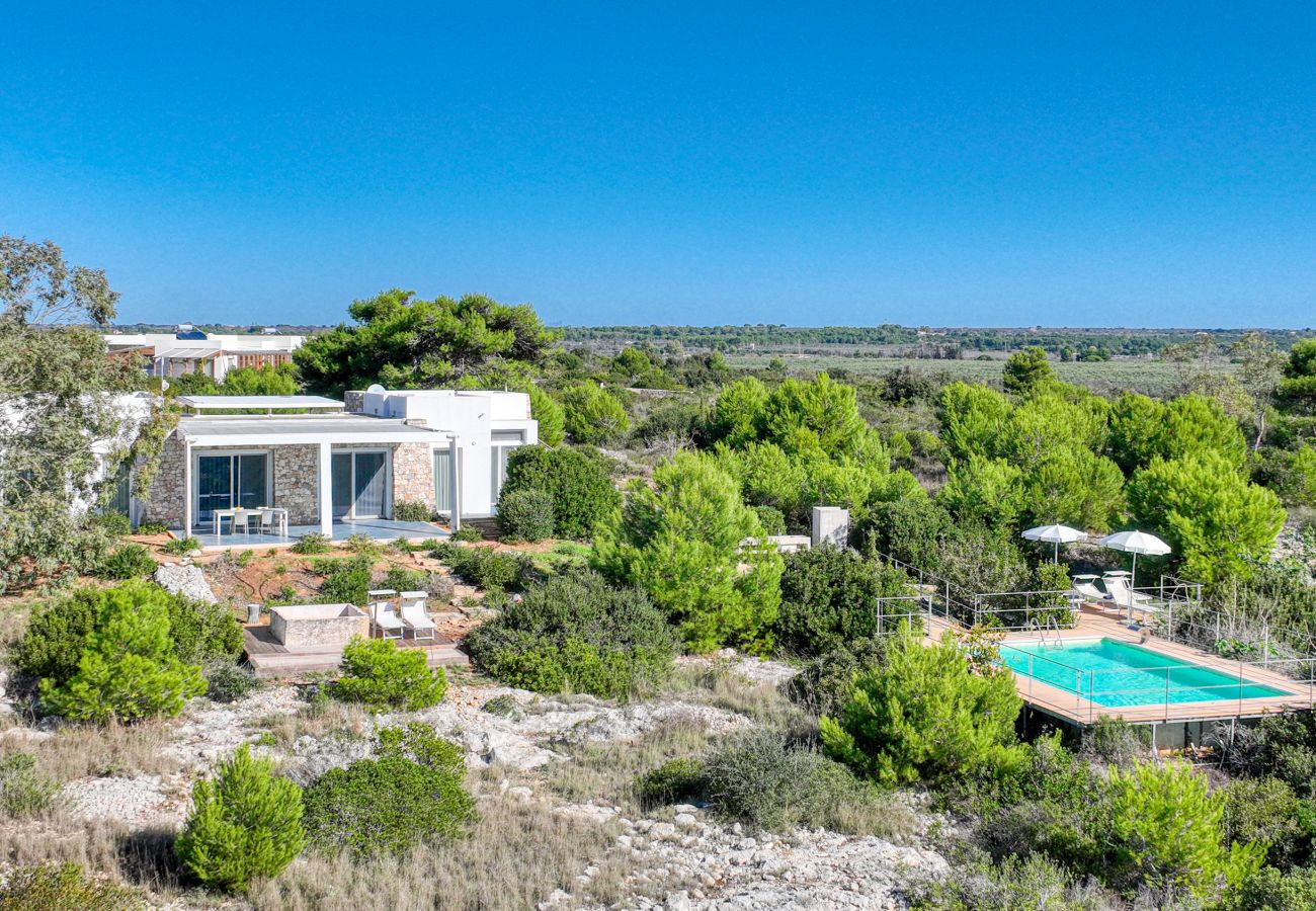 Villa in Torre Pali - Superb villa with pool and 180° sea view