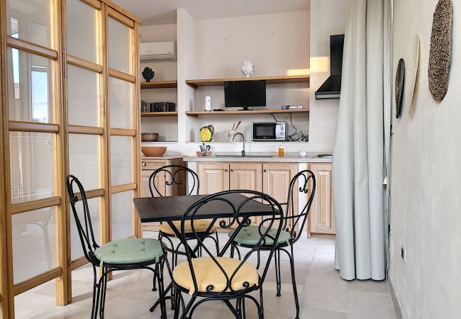 Studio in Patù - Studio with large pool in the picturesque town of Patù (F) Studio in Patù - Studio with large pool in the picturesque town of Patù (F)