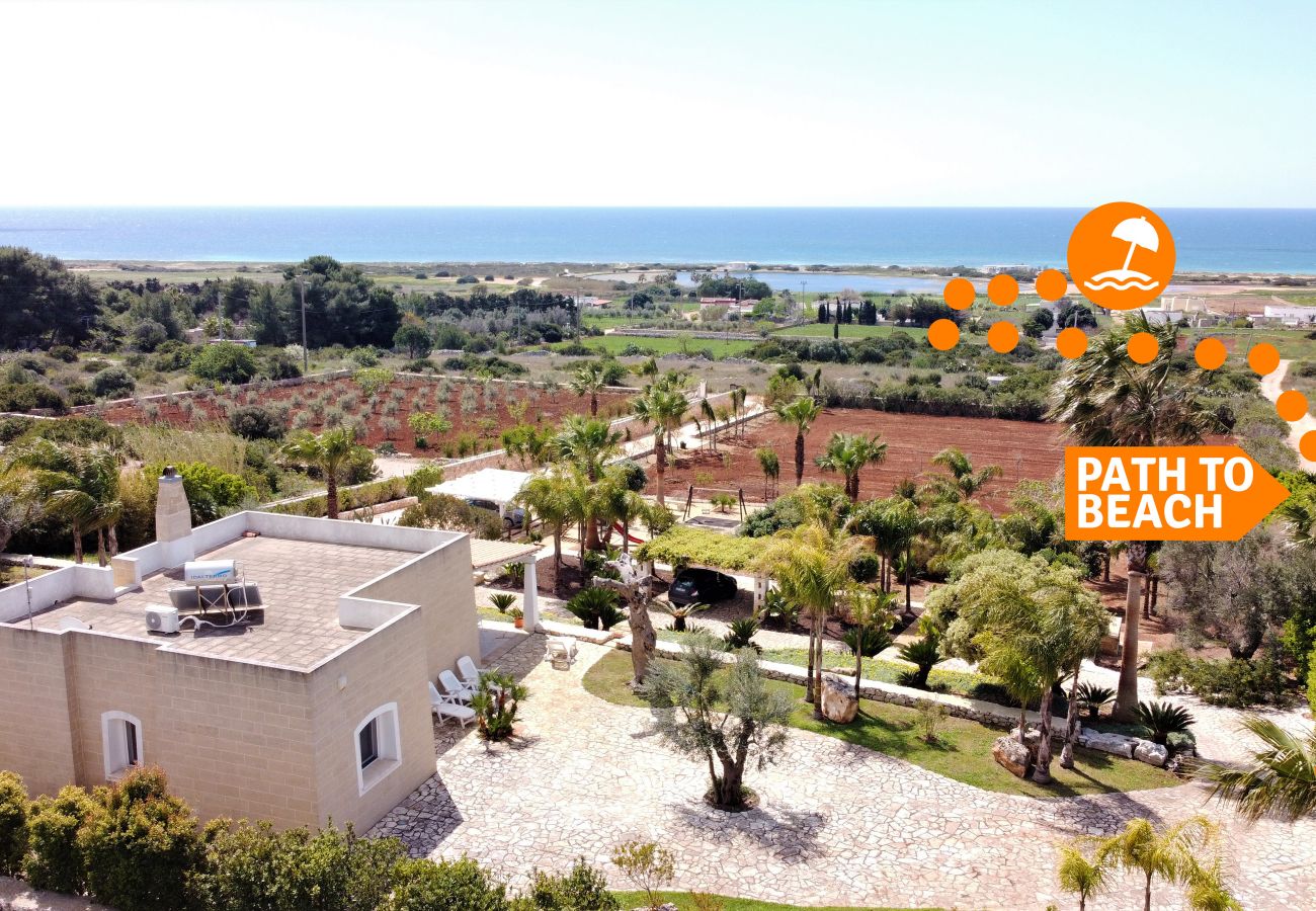 Villa in Pescoluse - Beach villa w/ heated whirlpool & amazing sea view