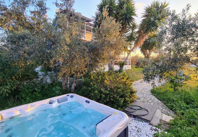 House in Ermioni - Cozy beach house, jacuzzi, close to beach
